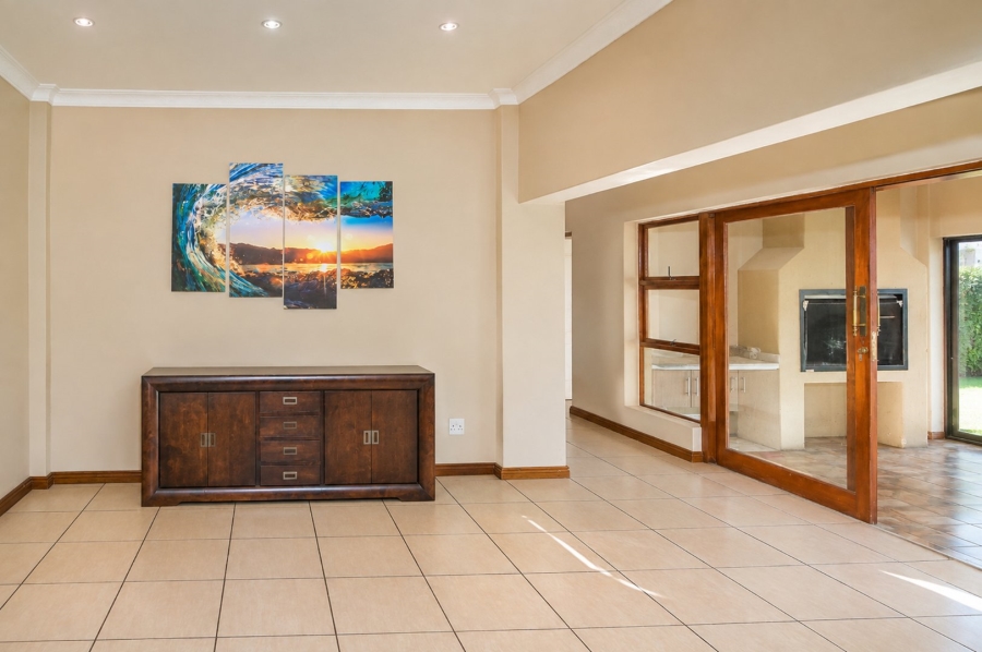 4 Bedroom Property for Sale in Kosmos Ridge North West